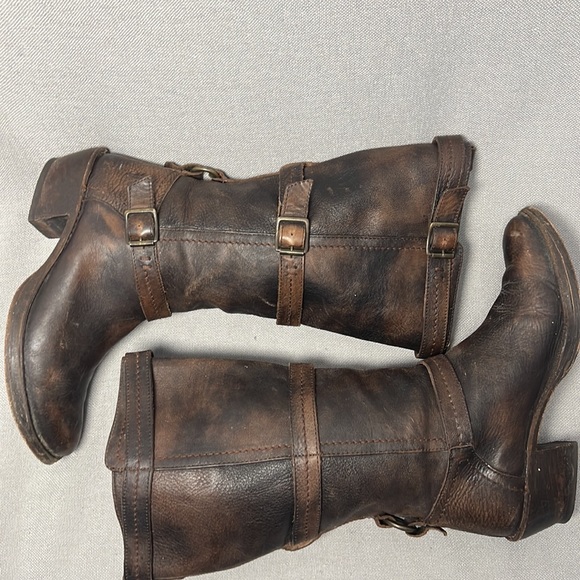 Frye Carmen 3 strap brown distressed leather boots, size 8.5 - Picture 6 of 10